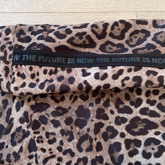 Cambio “The Future is Now” Pull-on Leopard Pant - Picture 11 of 14